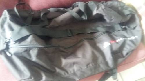 AS NEW 585 LITER HIGH QUALITY DUFFEL BAG