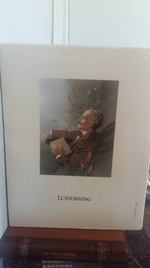 LANGEHOVEN IN VOL KLEUR IN PUIK KONDISIE