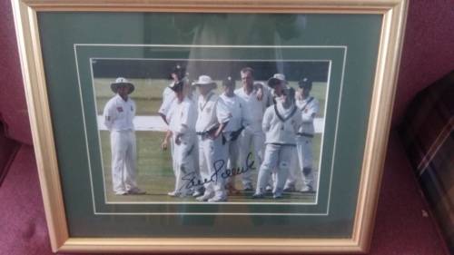 0RGINAL SHAUN POLLOCK PICTURE WITH SIGNATURE FRAME IN EXSPENSIVE FRAME
