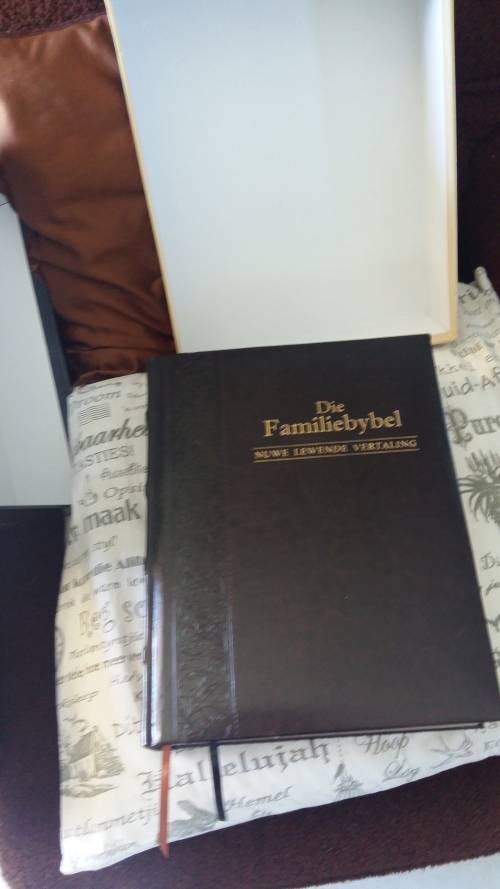 GROOT FAMILIE BYBEL SOOS NUUT