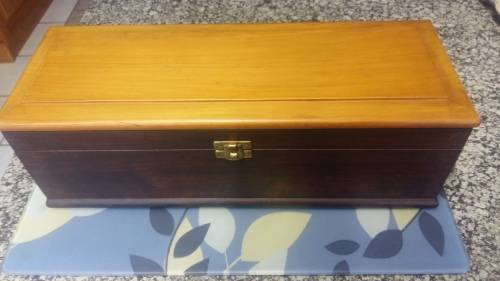 SOOS NUUT EMBUIA EN GEELHOUT WYN KISSIE