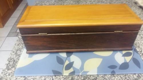 SOOS NUUT EMBUIA EN GEELHOUT WYN KISSIE