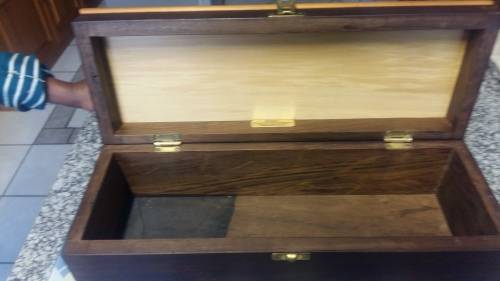 SOOS NUUT EMBUIA EN GEELHOUT WYN KISSIE