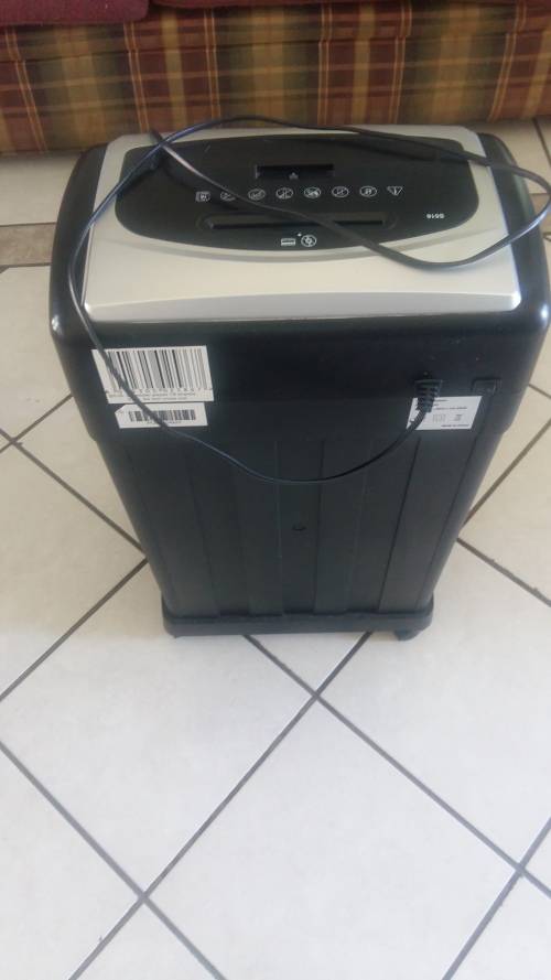 PARROT PAPER SHREDDER MASJIEN IN PUIK TOESTAND