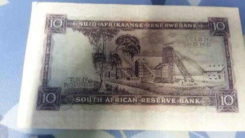 TEN POUND NOTE D SERIES IN MINT CONDITION