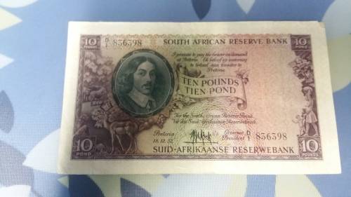 TEN POUND NOTE D SERIES IN MINT CONDITION