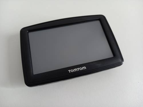 [EASTER DEALS] TomTom GPS Bundle | Power Cable | Carry Bag | Touchscreen GPS
