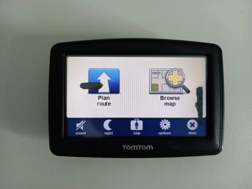 [EASTER DEALS] TomTom GPS Bundle | Power Cable | Carry Bag | Touchscreen GPS