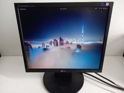 17-inch LG Flatron LCD Monitor (Tested & Working) | 1280 x 1024 Resolution | VGA Port + FREE Cables