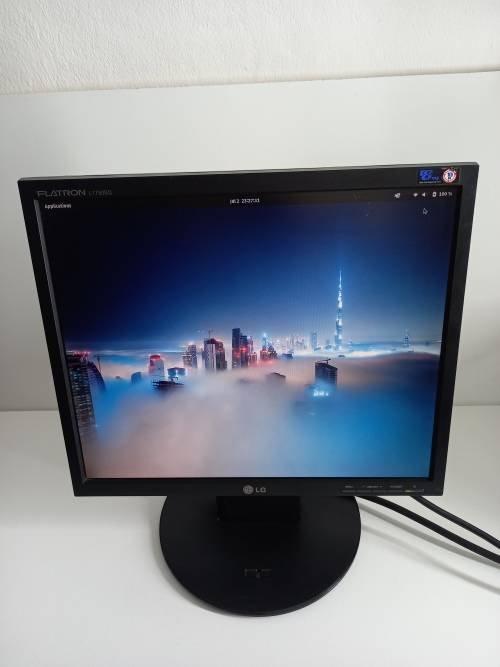 17-inch LG Flatron LCD Monitor (Tested & Working) | 1280 x 1024 Resolution | VGA Port + FREE Cables