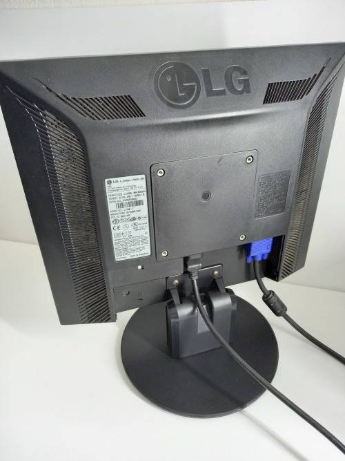 17-inch LG Flatron LCD Monitor (Tested & Working) | 1280 x 1024 Resolution | VGA Port + FREE Cables