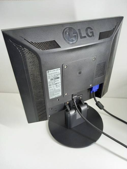 17-inch LG Flatron LCD Monitor (Tested & Working) | 1280 x 1024 Resolution | VGA Port + FREE Cables
