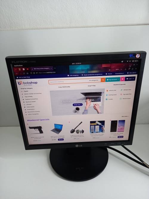 17-inch LG Flatron LCD Monitor (Tested & Working) | 1280 x 1024 Resolution | VGA Port + FREE Cables