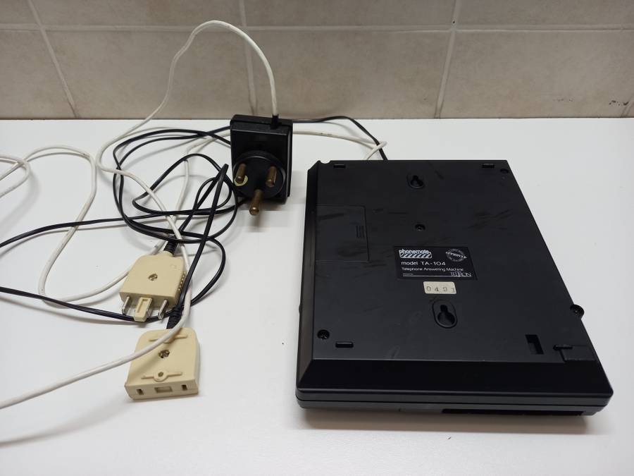 Lucky R99 Deals | Phonemate Telephone Answering Machine TA-104 From The Early 80s/90s