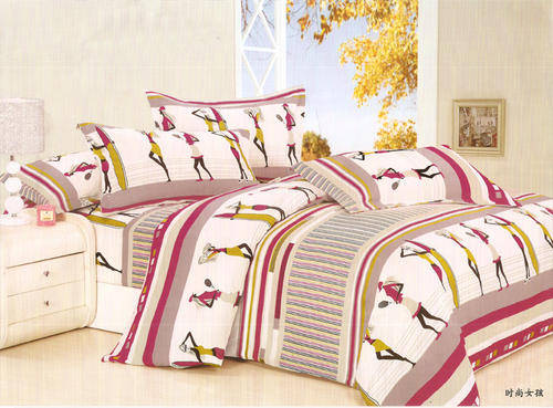 ! FIRST ON BID OR BUY ! 10 - PIECE COMFORTER SET - QUEEN SIZE