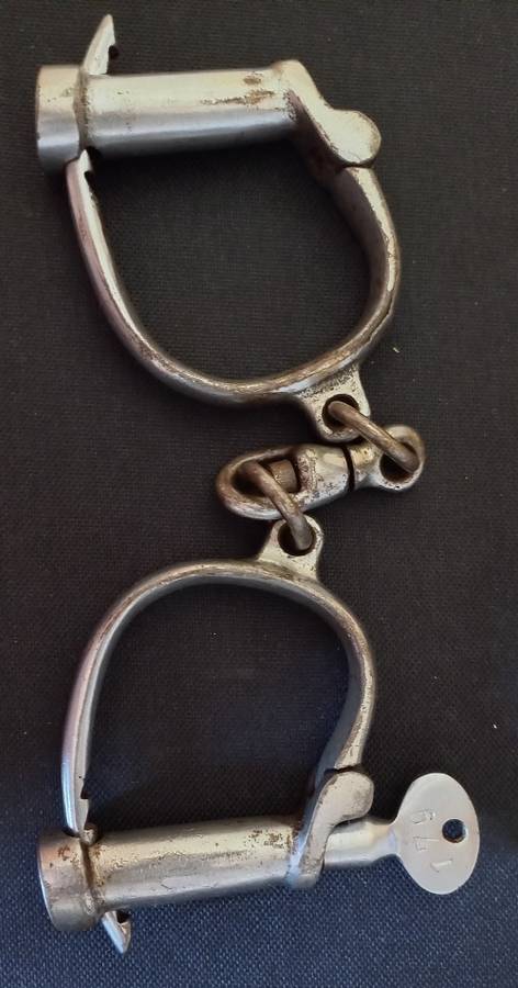 Early Derby handcuffs with one key Matching serial Number (working)