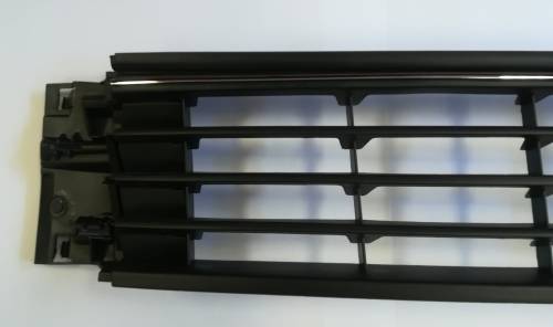 VW Polo TSI 2014+ (Mk 7) Front Bumper Centre Grille With Chrome - Black