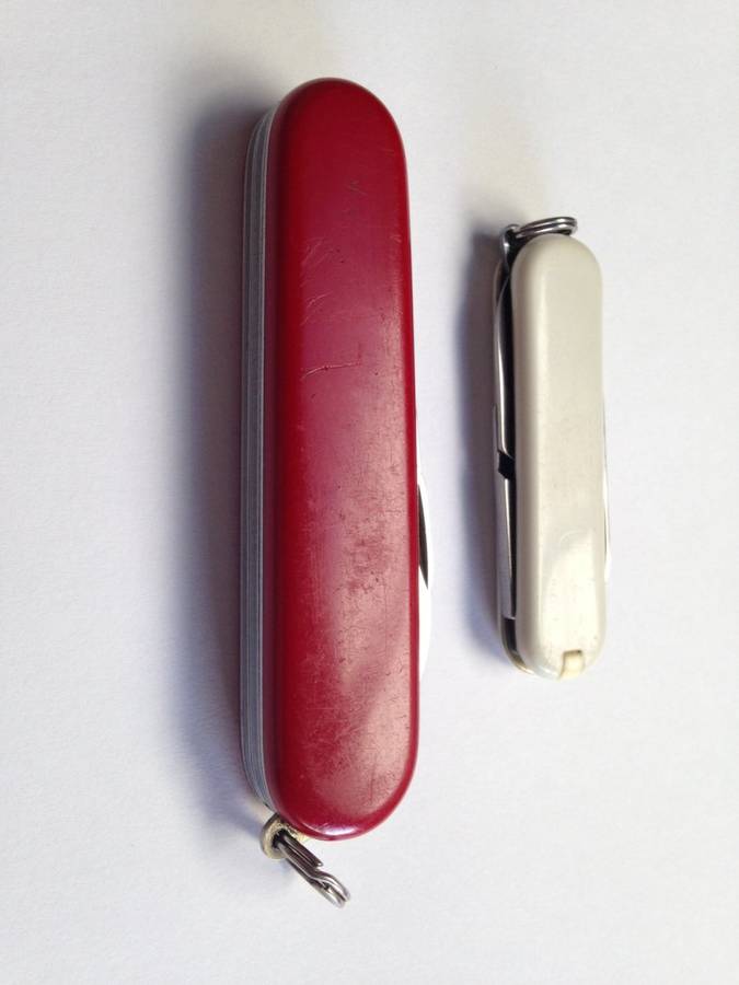 Pocket knife Lot: 2 Swiss Army Victorinox knives
