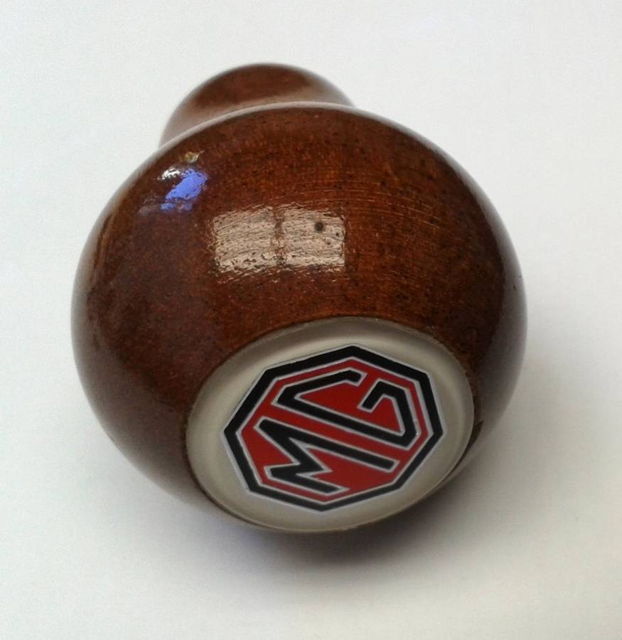 MG wooden gear knob in excellent condition.