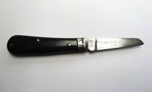 Vintage Joseph Rodgers sheeps foot pocket knife, made in Sheffield , England.