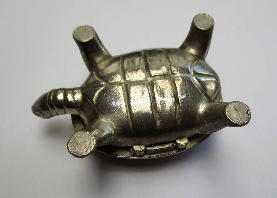 Vintage metal Tortoise shaped salt container / trinkets - hinged lid