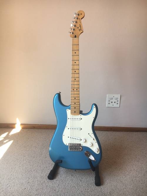 Fender Stratocaster with maple fretboard - Mexican
