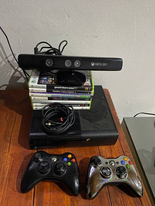 Xbox 360 Console with Kinect and games