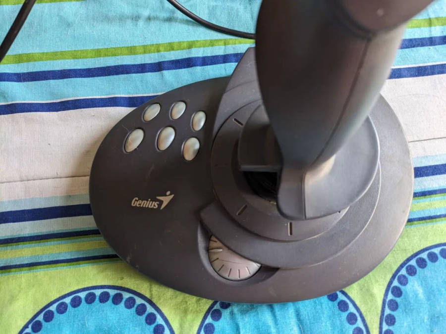 Genius MaxFighter F-31U flight simulator joystick controller