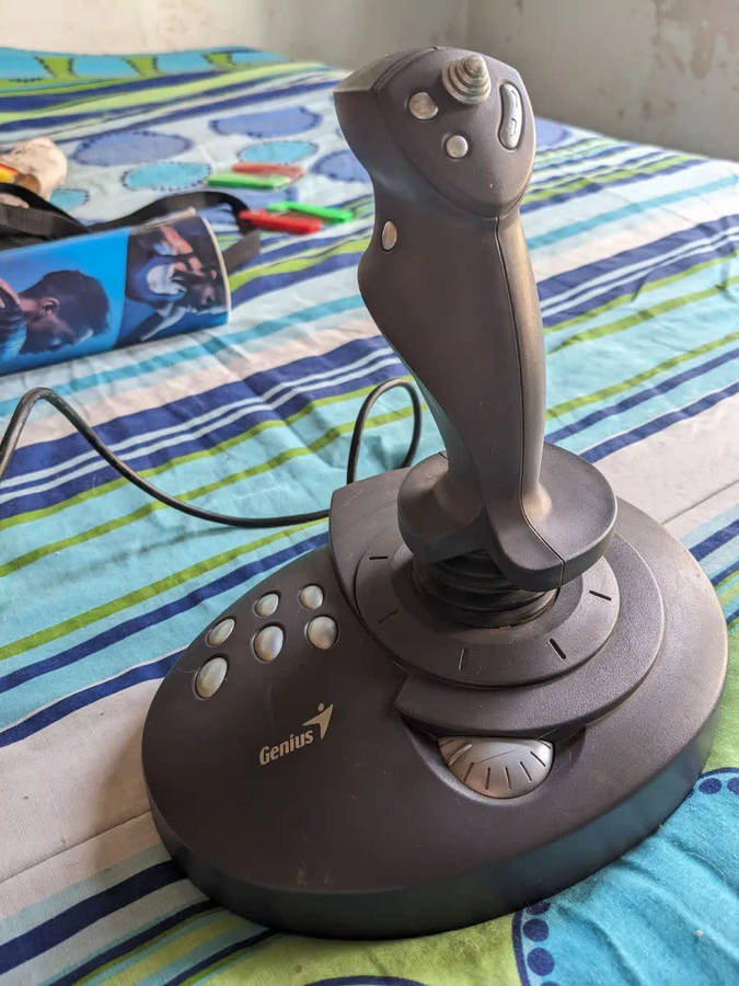 Genius MaxFighter F-31U flight simulator joystick controller