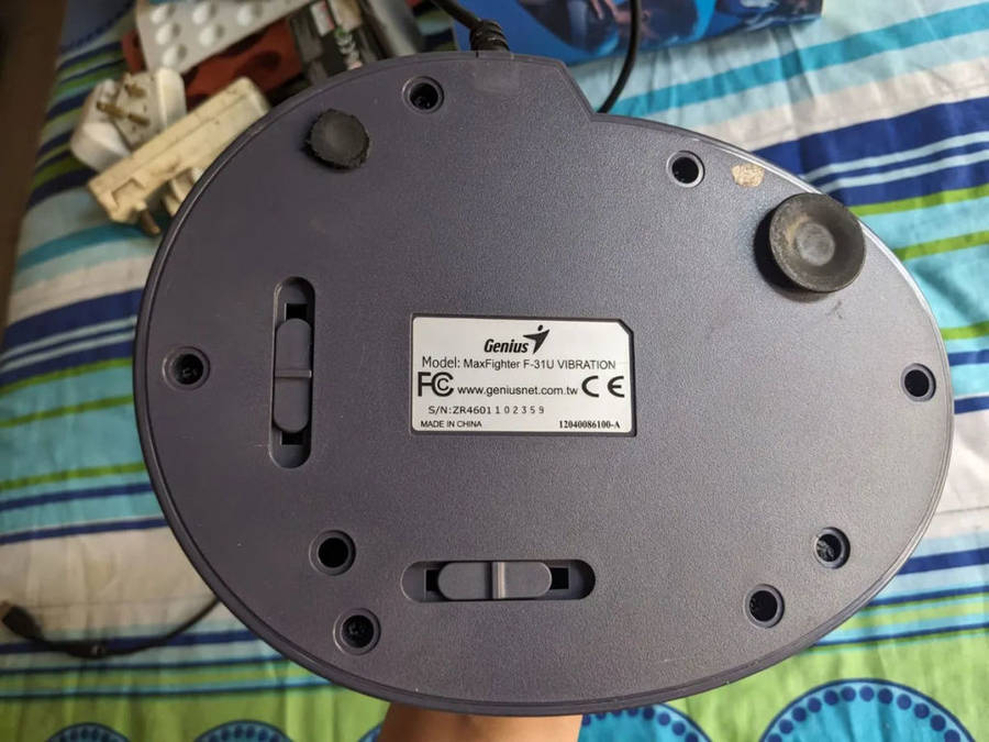 Genius MaxFighter F-31U flight simulator joystick controller