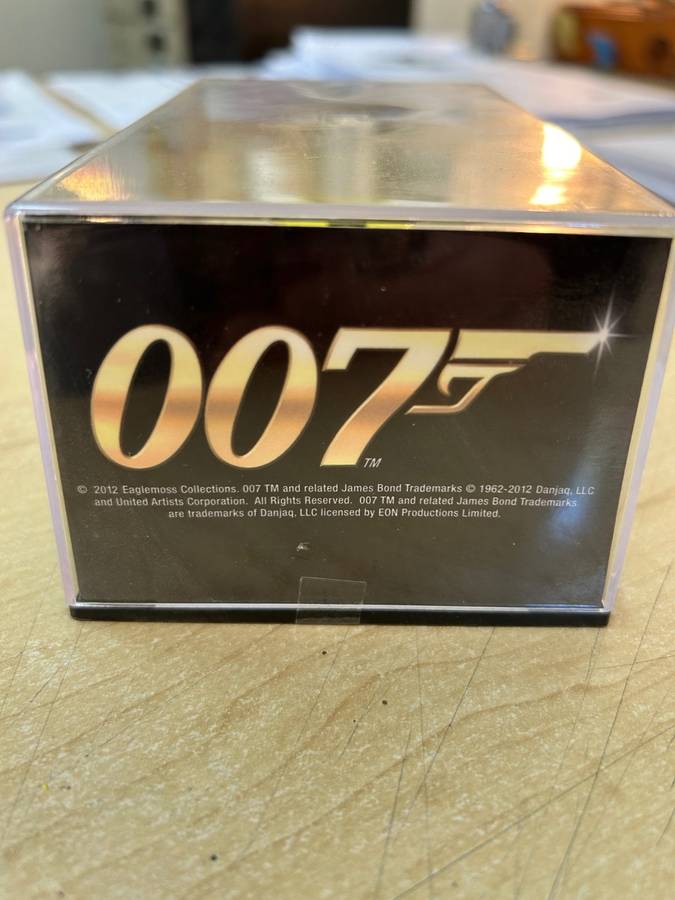 James Bond Taxi