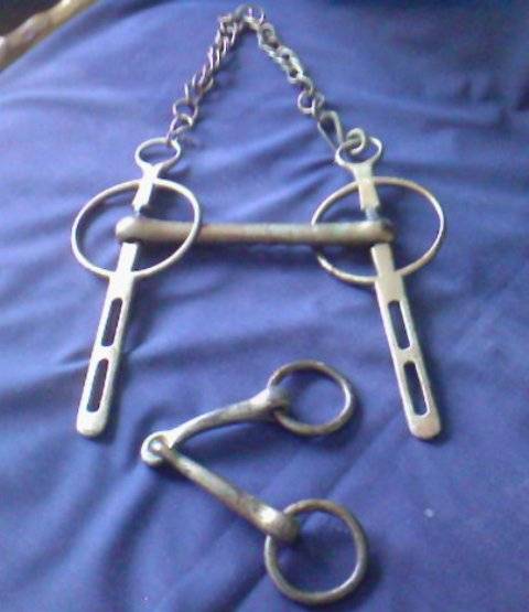 HORSE TACK : JOINTED PELHAM BIT and SNAFFLE BIT