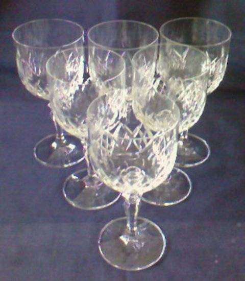6 EXQUISITE CRYSTAL WINE GLASSES