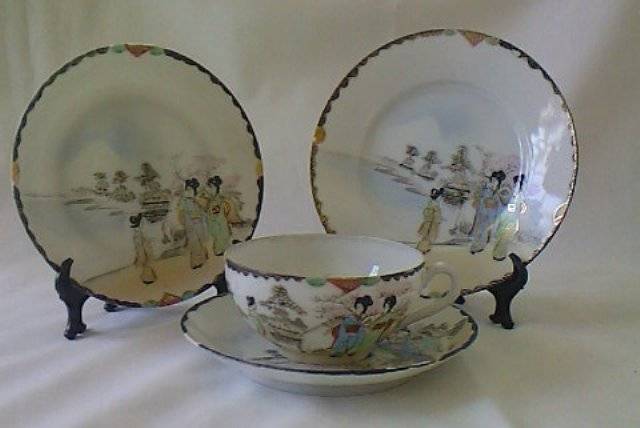DELICATE HAND PAINTED ORIENTAL TRIO + EXTRA SAUCER