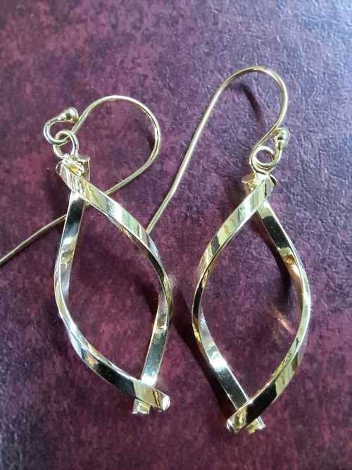 9ct Gold Twisted dangling Earrings