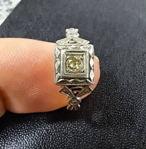Platinum & 18ct Gold Diamond Ring