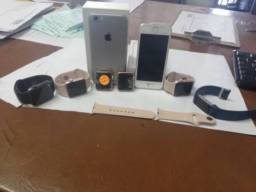 Iphone 6, Iphone 5S & 5 x Apple 2 Watches (Massive Bargain) worth over R30k