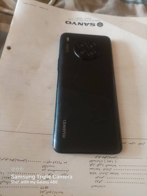 Huawei Nova 8i,128, 6gb, 64mp faulty