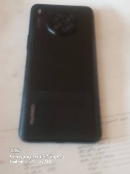 Huawei Nova 8i,128, 6gb, 64mp faulty