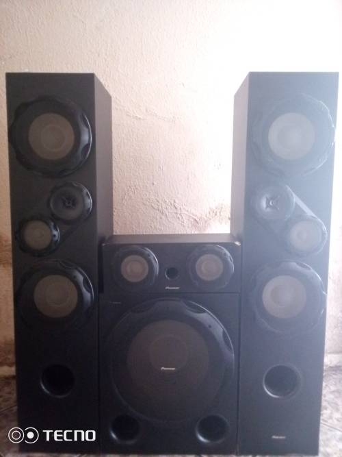 Massive PIONEER SPEAKER SYSTEM