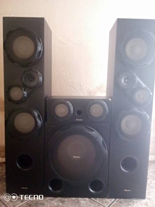 Massive PIONEER SPEAKER SYSTEM