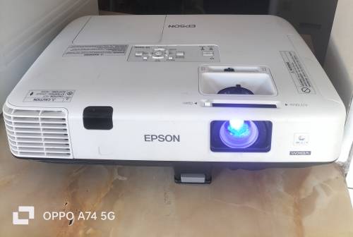 Epson EB-1940W Ultra Mobile Wireless WXGA Cinema or Business Projector with over 90% of lamp life
