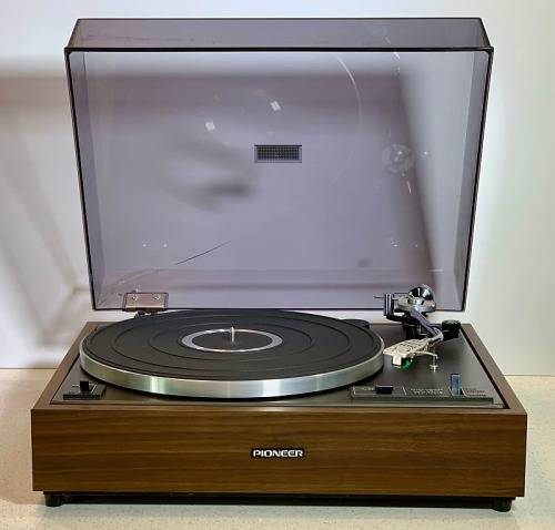 Collecter`s Item Pioneer PL-12D 2-Speed Belt-Drive Turntable (1972-1976) model