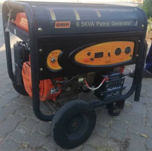 Power Liberation, GRIP 6.5KVA PETROL GENERATOR, DOMESTIC OR CONSTRUCTION. WITH ONLY 2 HOURS OF USAGE