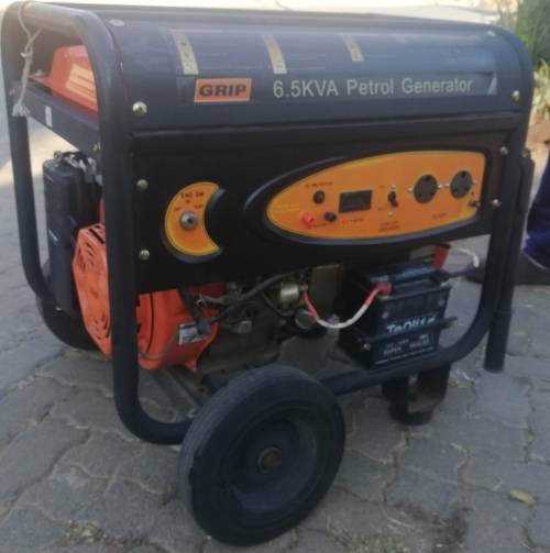 Power Liberation, GRIP 6.5KVA PETROL GENERATOR, DOMESTIC OR CONSTRUCTION. WITH ONLY 2 HOURS OF USAGE
