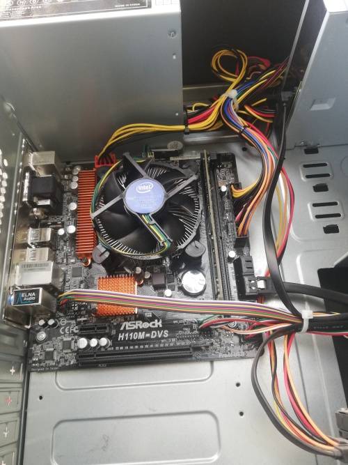 Demo Intel i3, 7th Generation, 500gb, 4gb ddr4 ram, 2.3GHZ, windows, 19'' monitor, keyboard