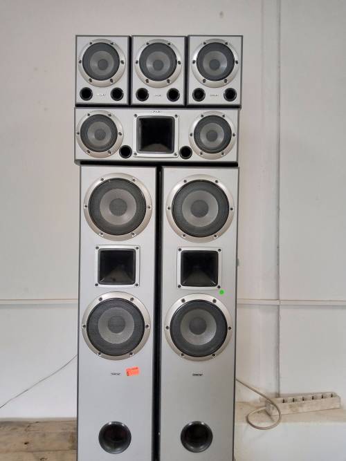 MASSIVE SONY STR-K1500 AMP SPEAKERS. Sony SS-MFP15 x 2 Front Speakers, 3 x Surrounds, 1 x Centre