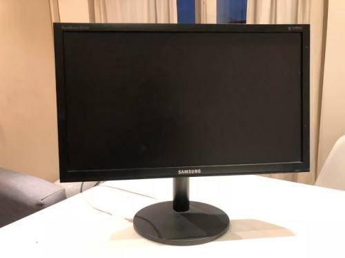 NEAT 22 INCH SAMSUNG SYNCMASTER B2240