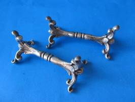 SILVER PLATED KNIFE RESTS