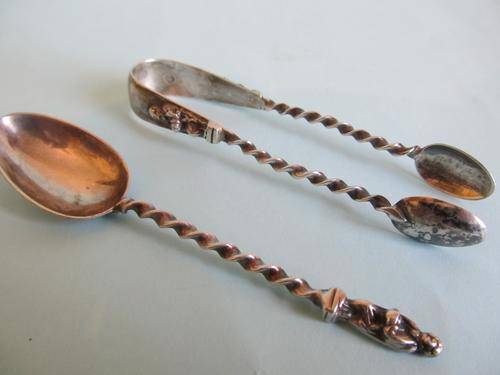 ANTIQUE HALLMARKED SILVER APOSTLE SUGAR NIPS & SPOON